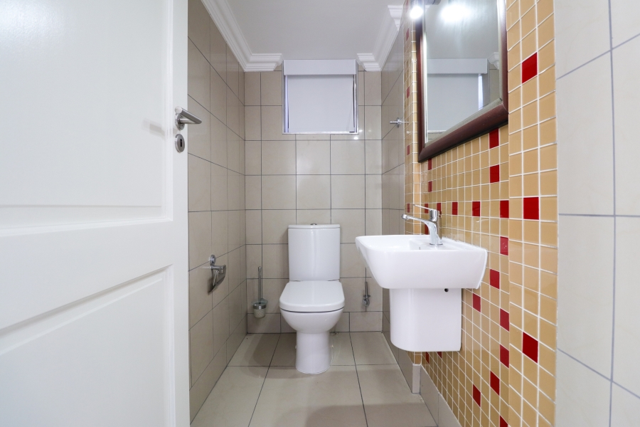 8 Bedroom Property for Sale in Reebok Western Cape